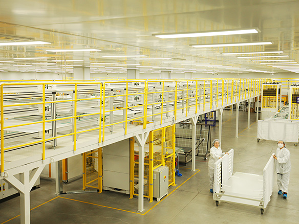 政策保障光伏消纳，国内外共振趋势明显